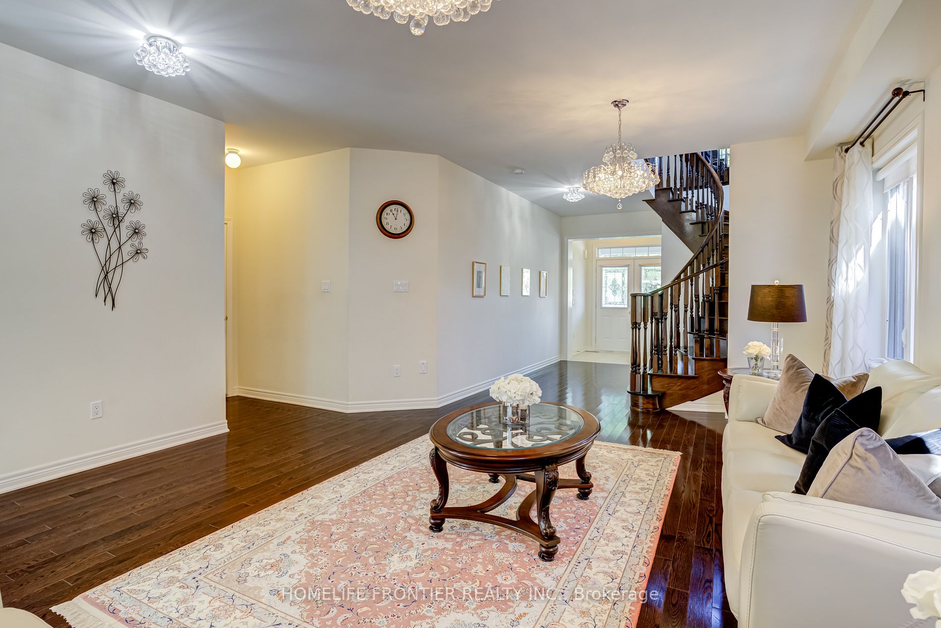 1211 Stuffles Crescent