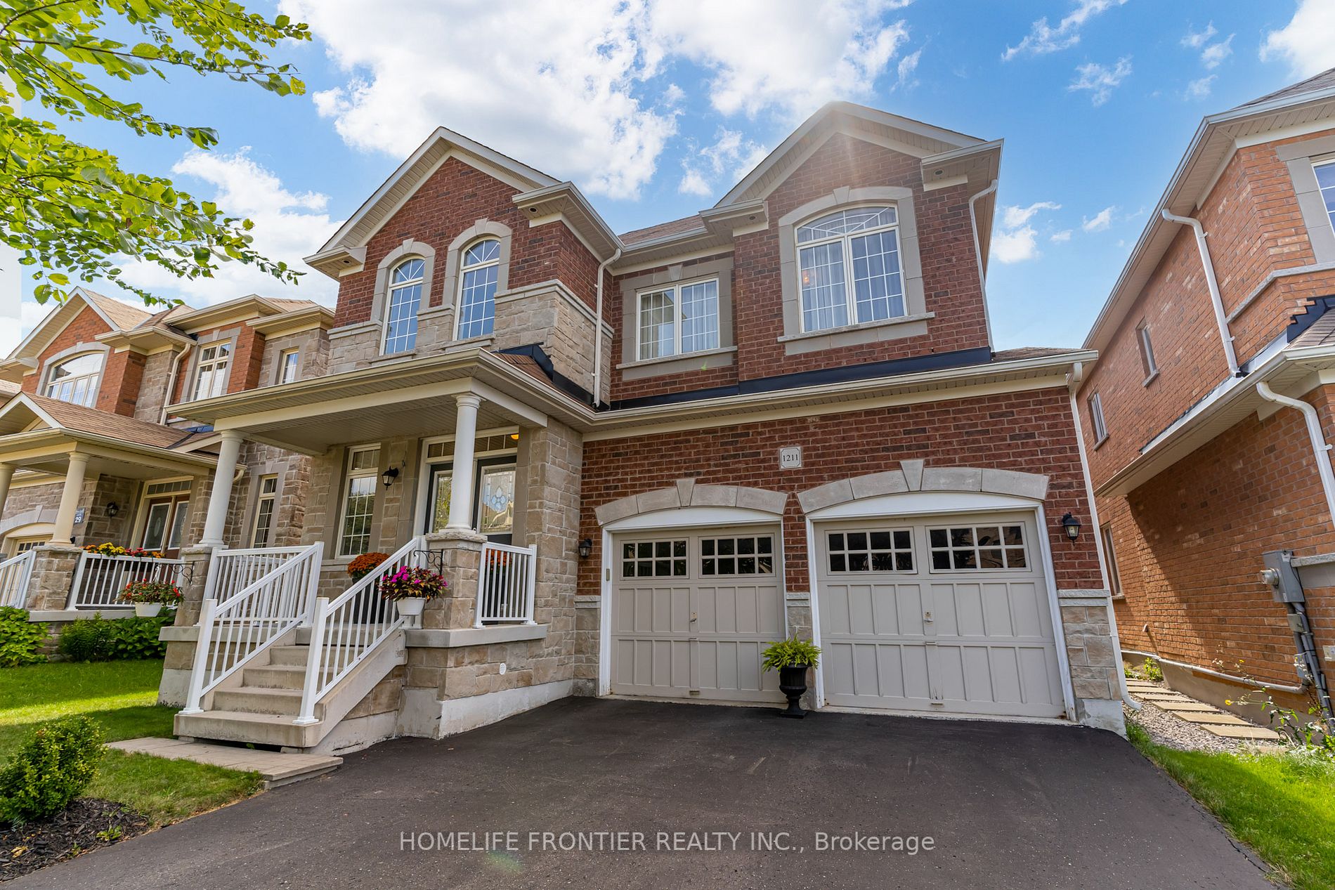 1211 Stuffles Cres