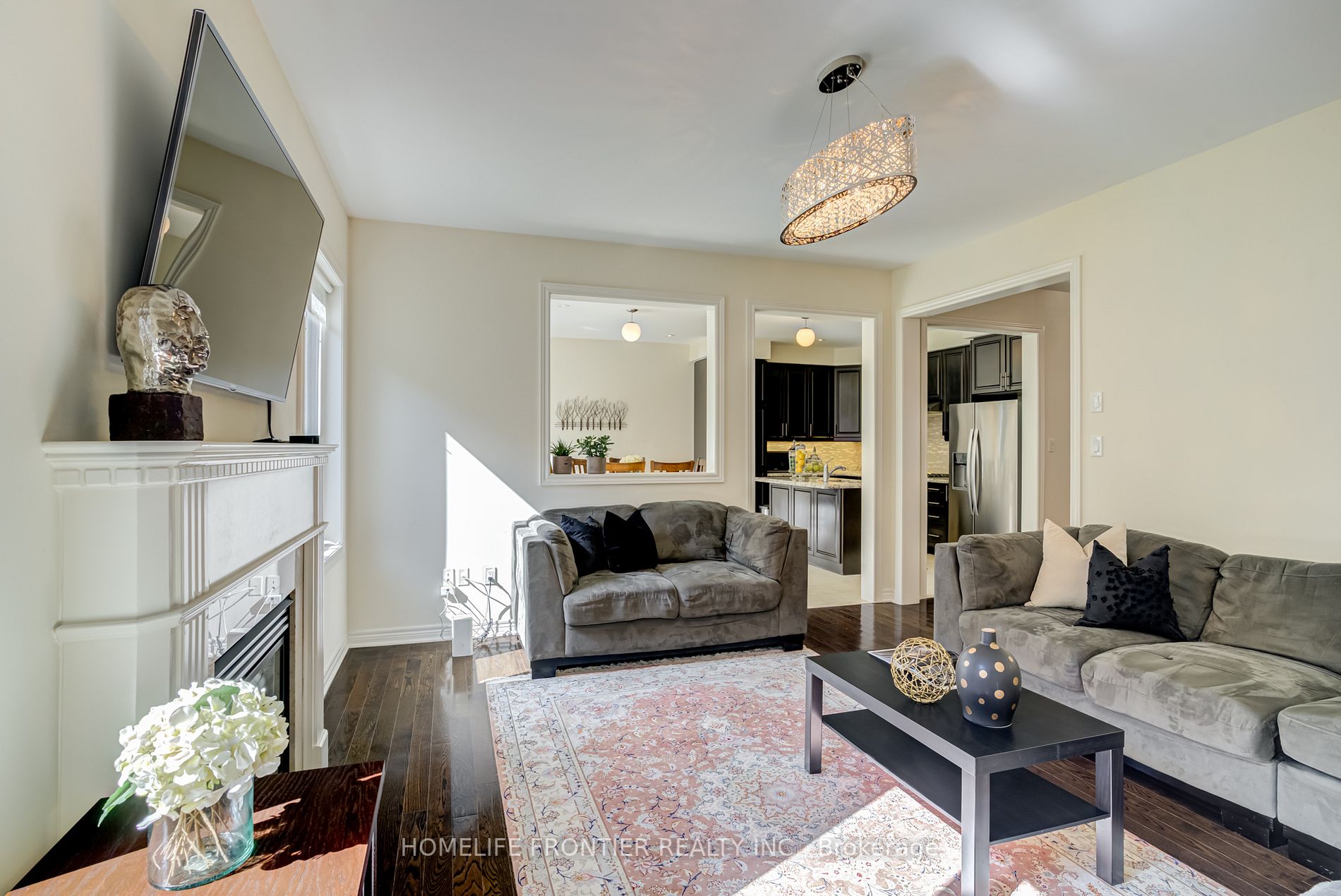1211 Stuffles Crescent