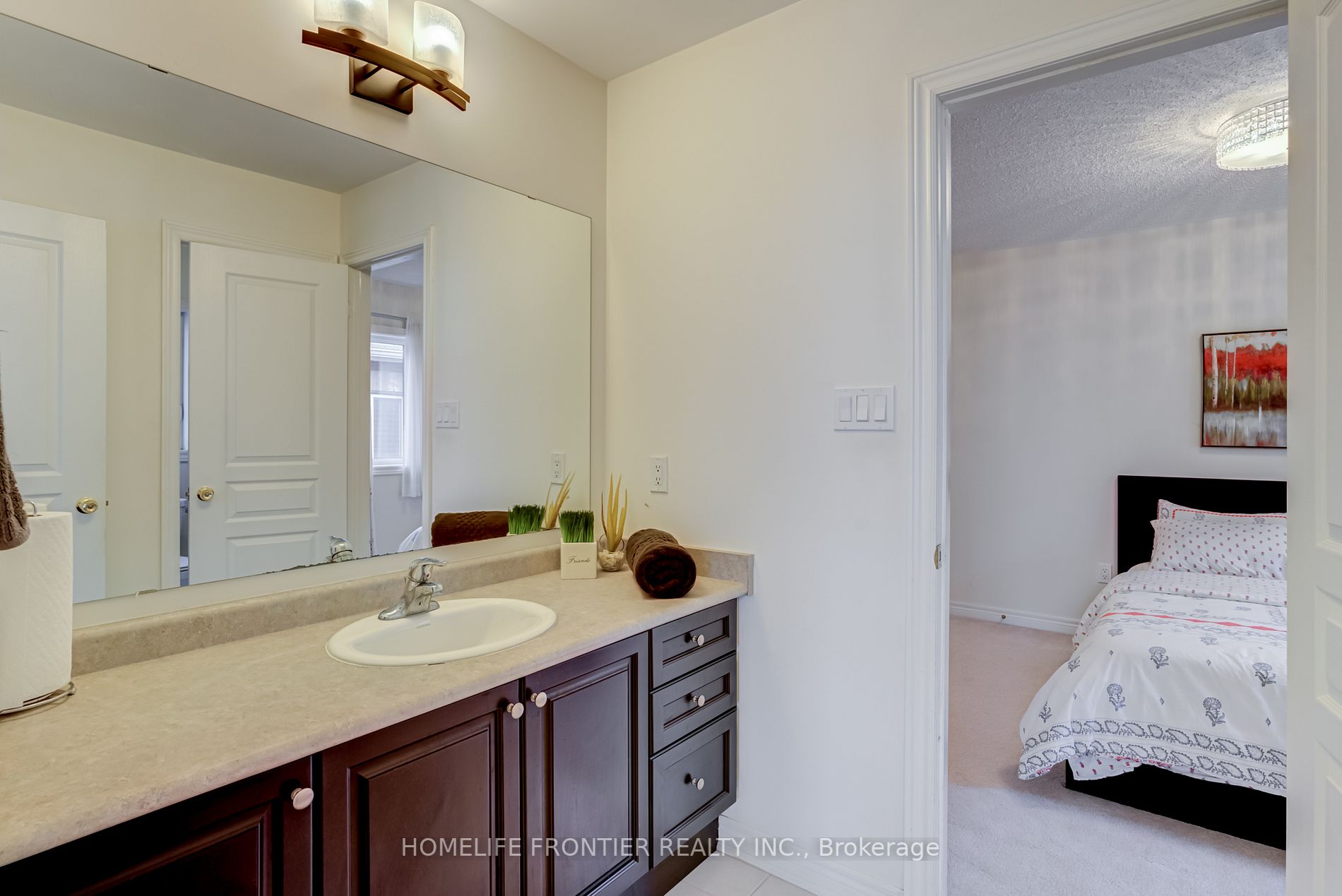 1211 Stuffles Crescent