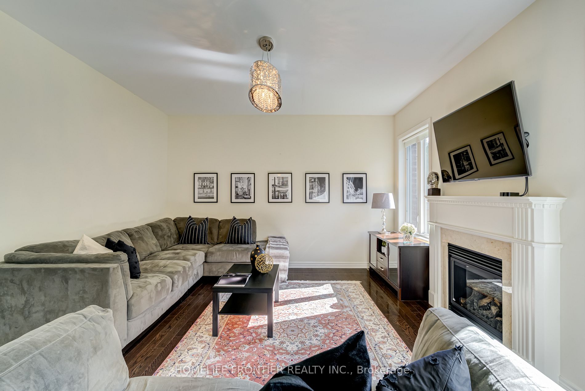 1211 Stuffles Crescent