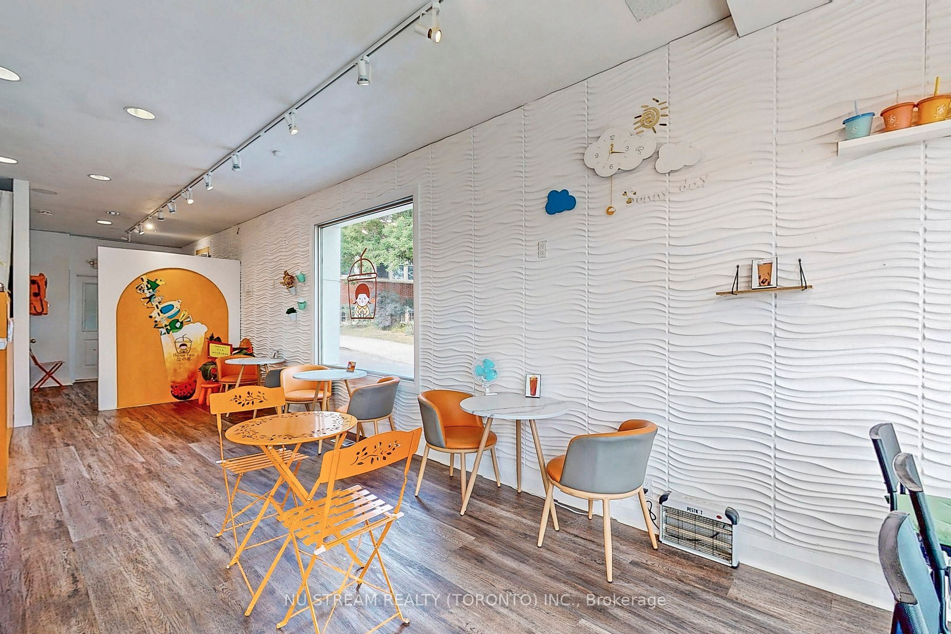10096 Yonge St