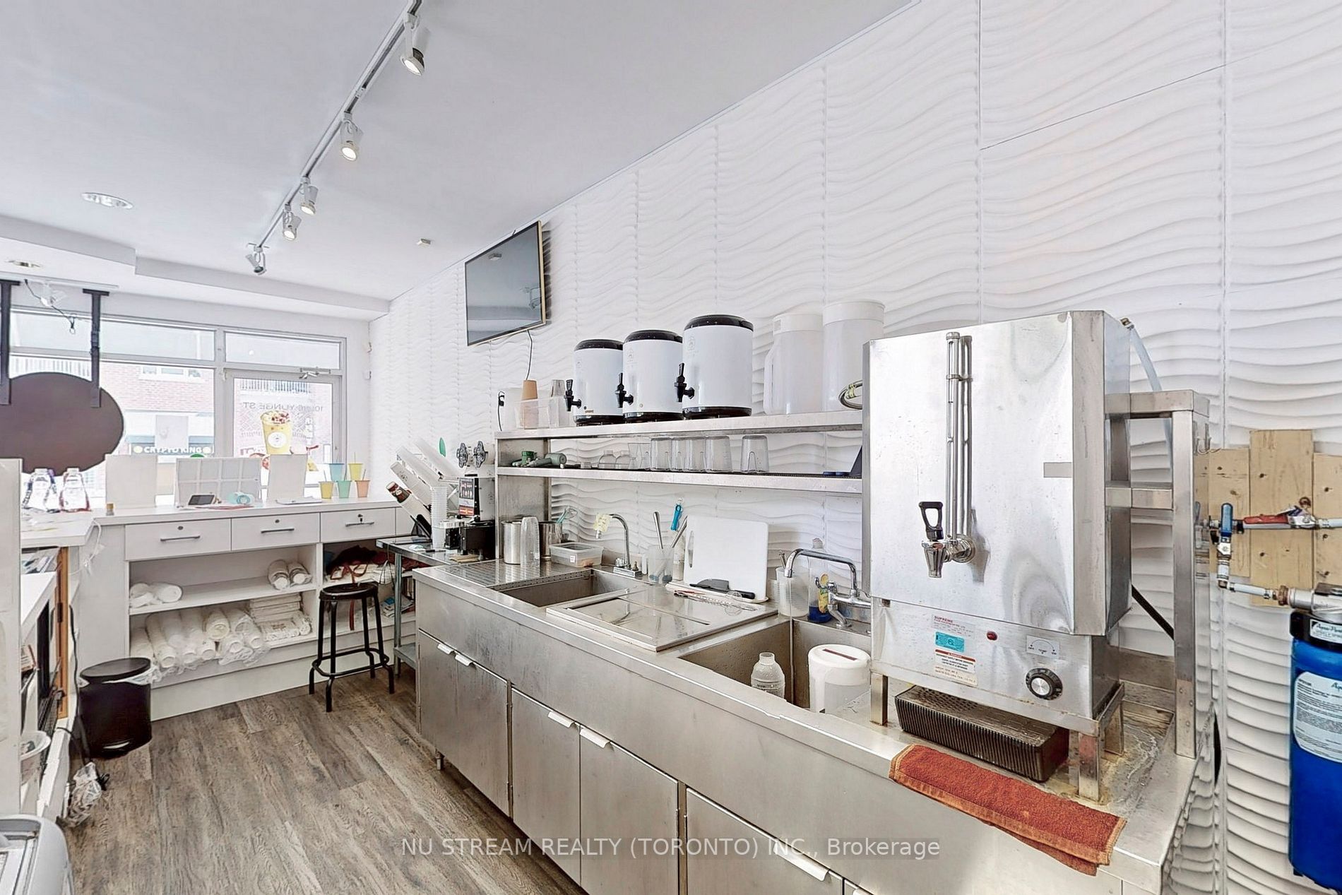 10096 Yonge St