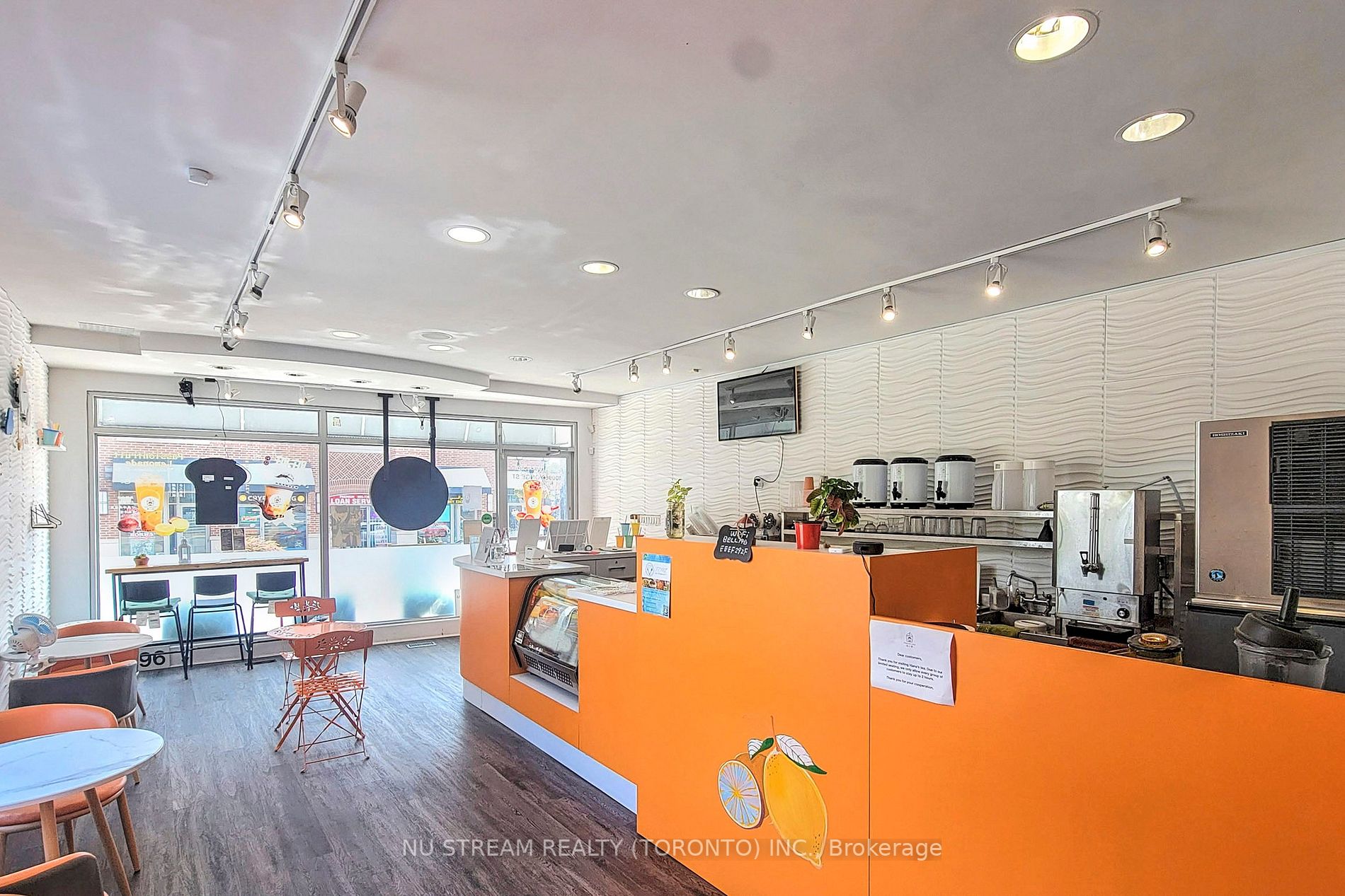 10096 Yonge St