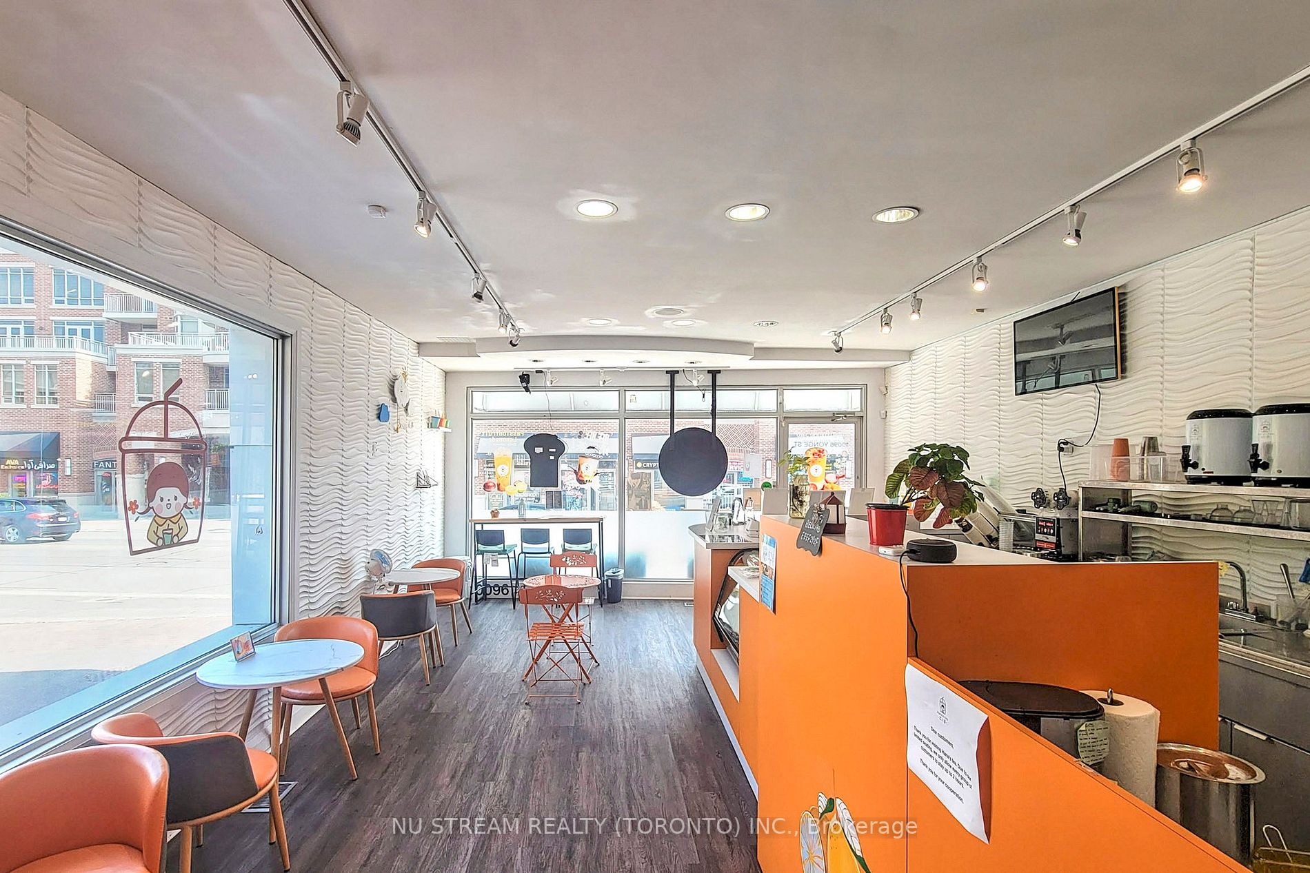 10096 Yonge St