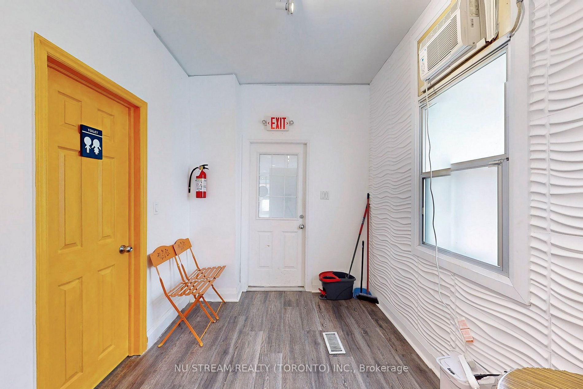 10096 Yonge St