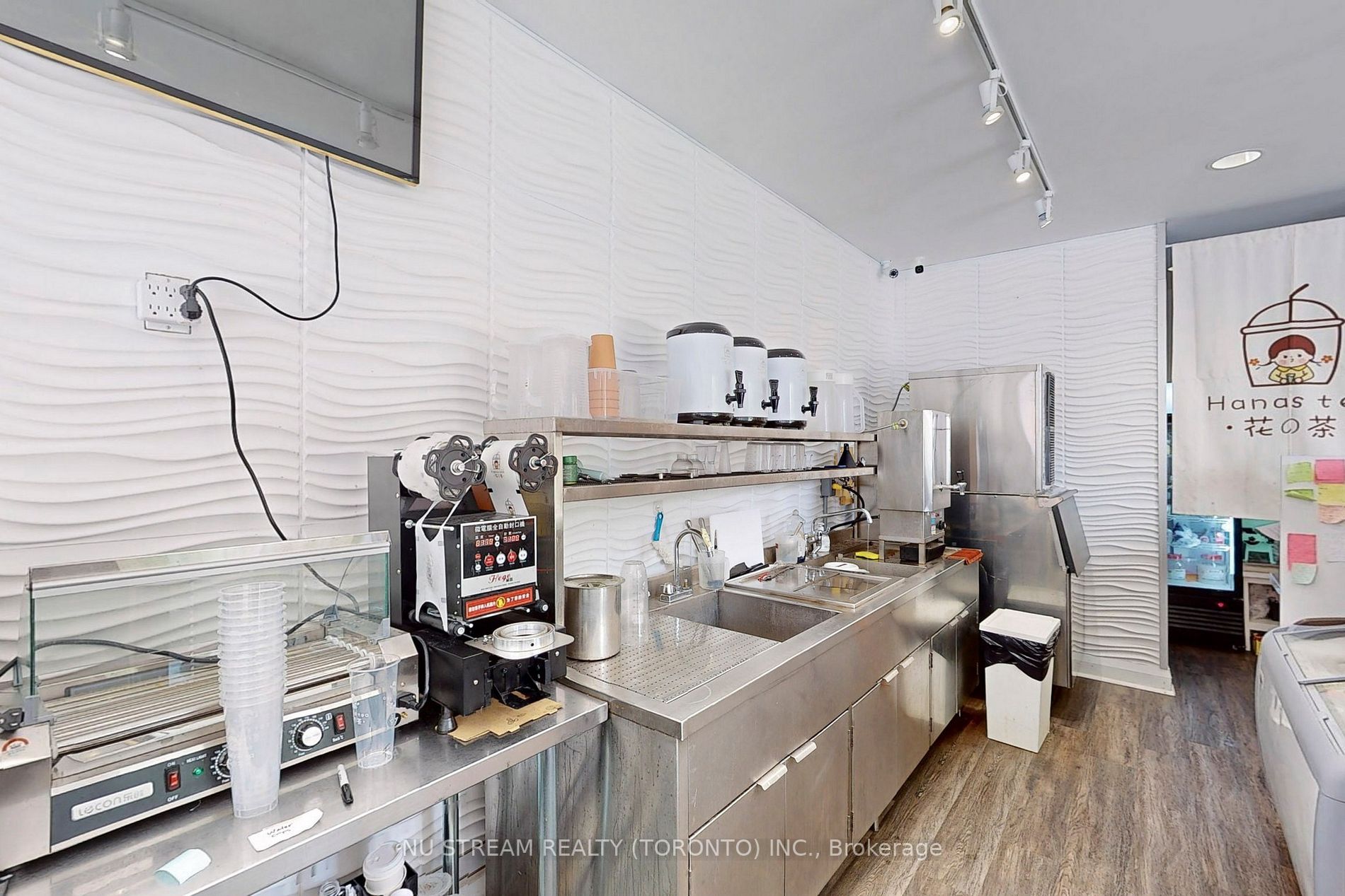 10096 Yonge St
