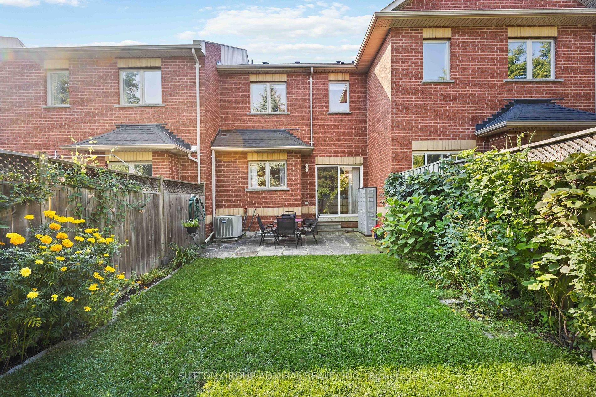 16 Pairash Ave