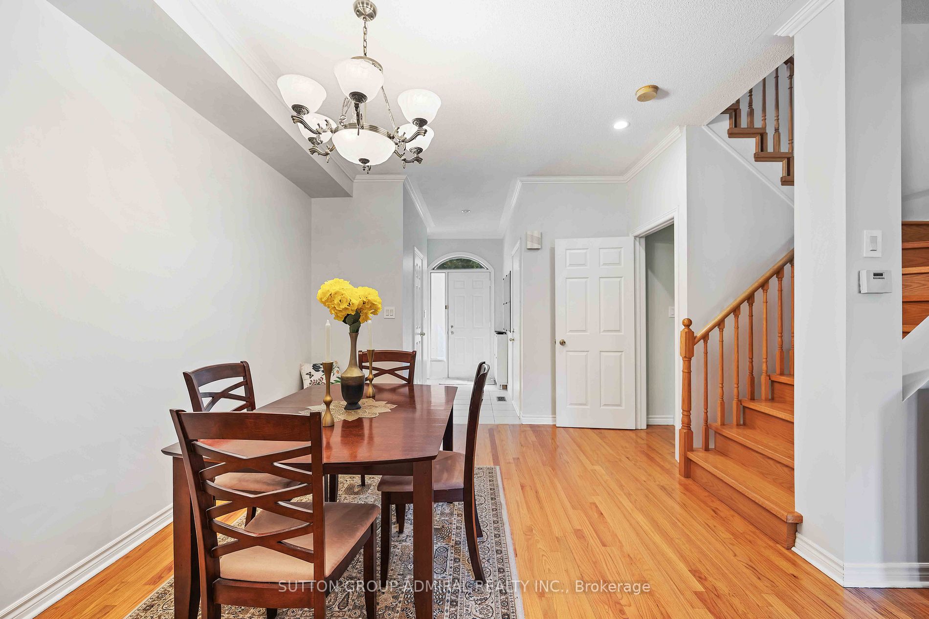 16 Pairash Ave