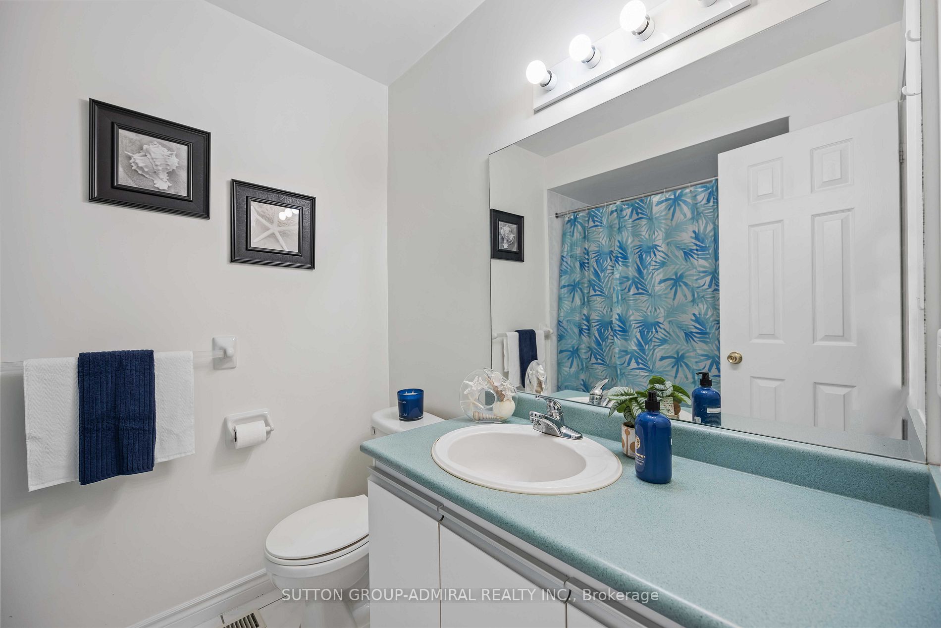 16 Pairash Ave