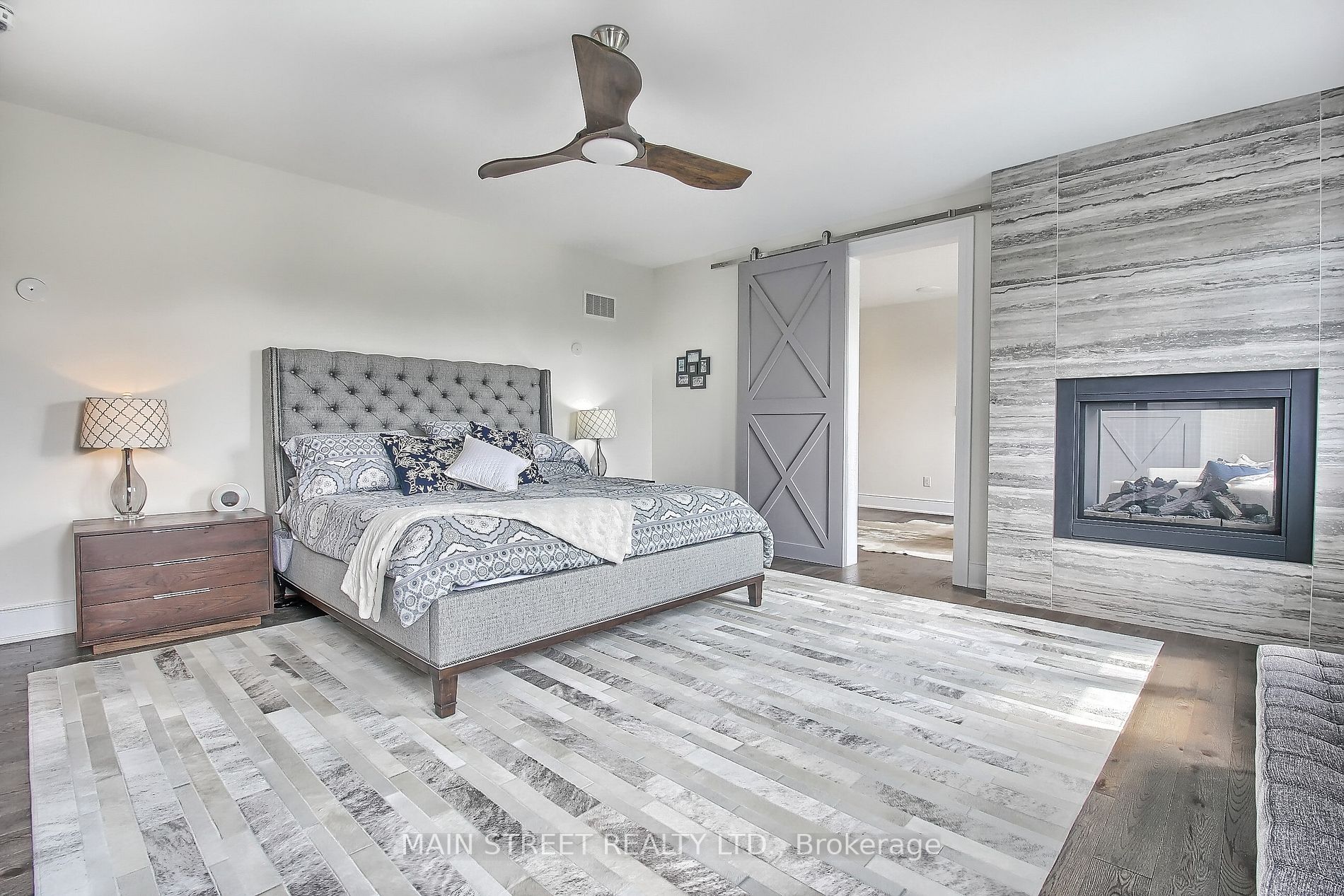 18 Country Club Cres
