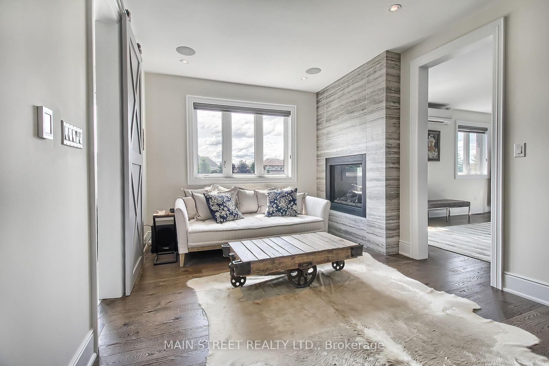 18 Country Club Cres