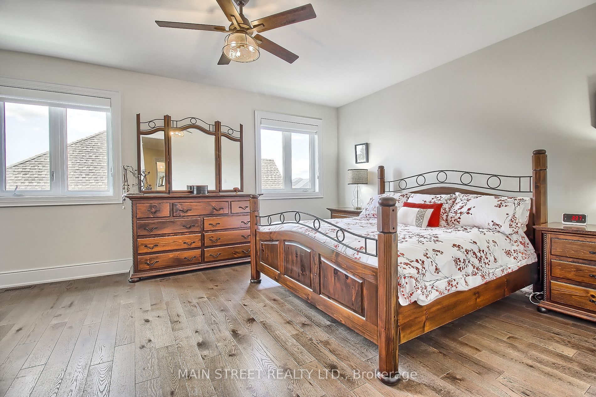 18 Country Club Cres