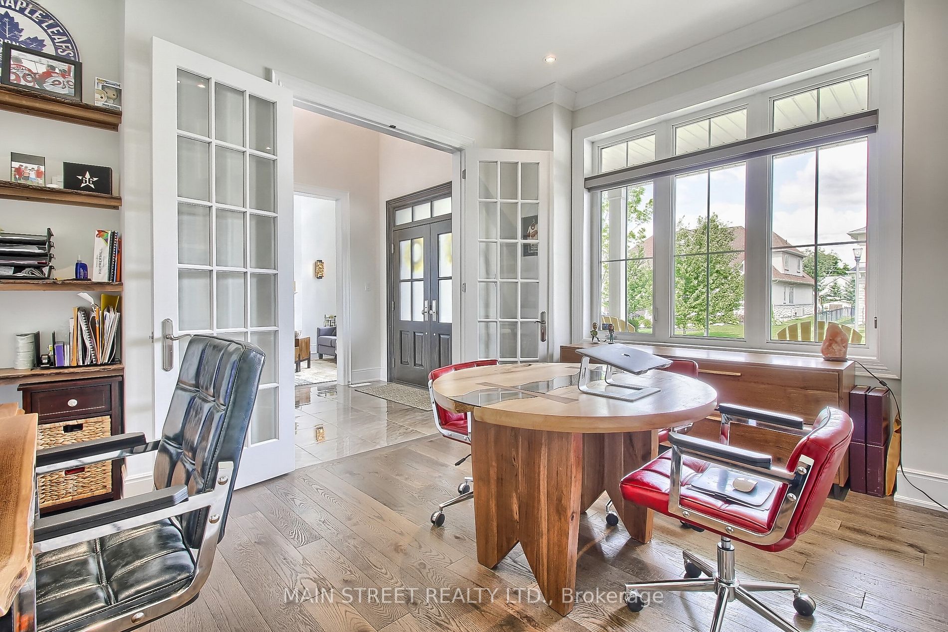 18 Country Club Cres