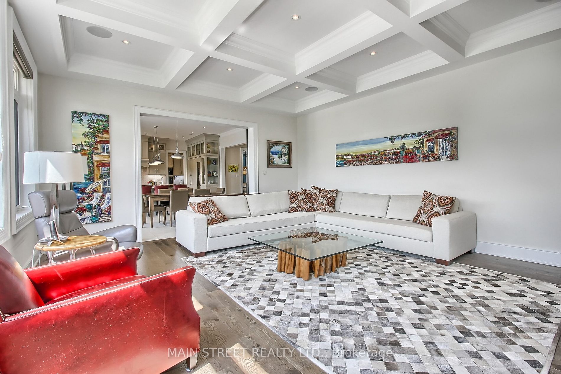 18 Country Club Cres