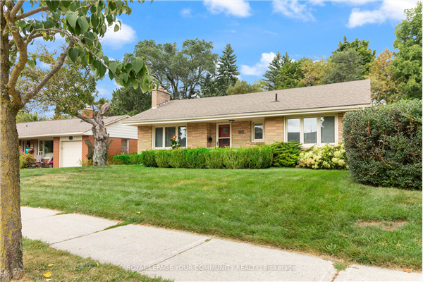 245 Avenue Rd, Newmarket