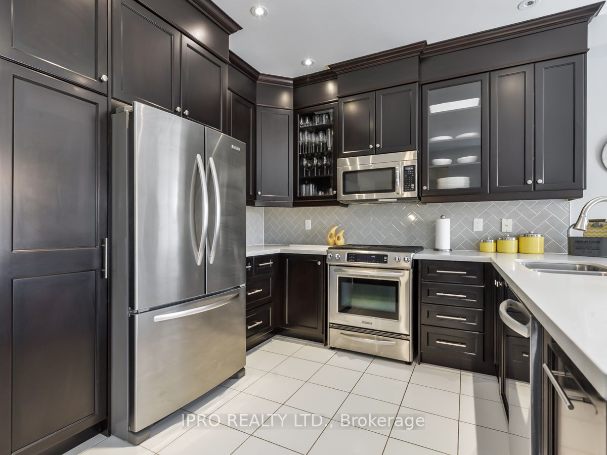33 Donald Stewart Cres