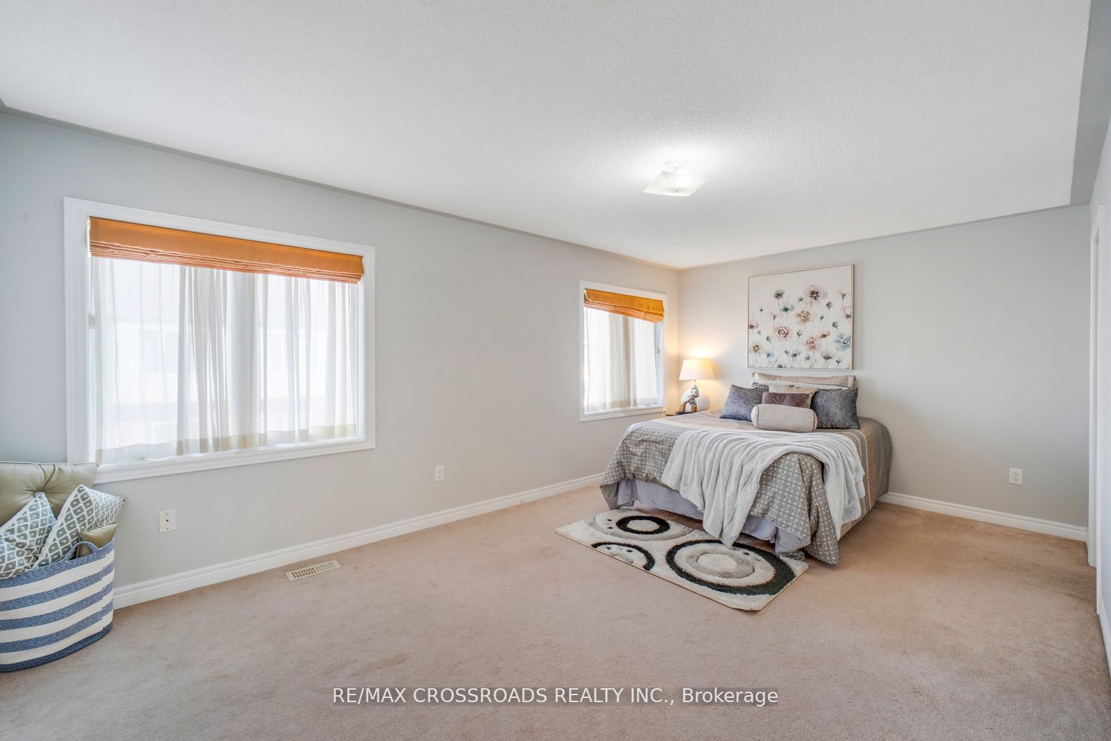 375 Mantle Ave