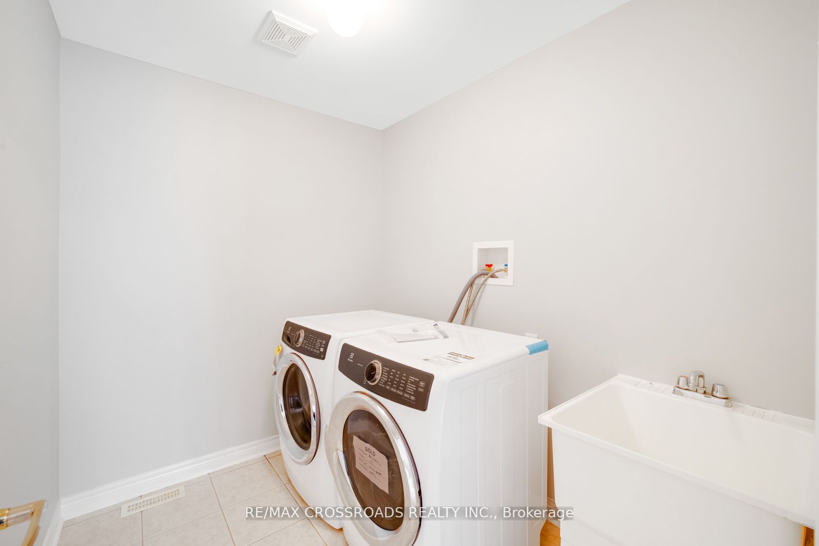 375 Mantle Ave
