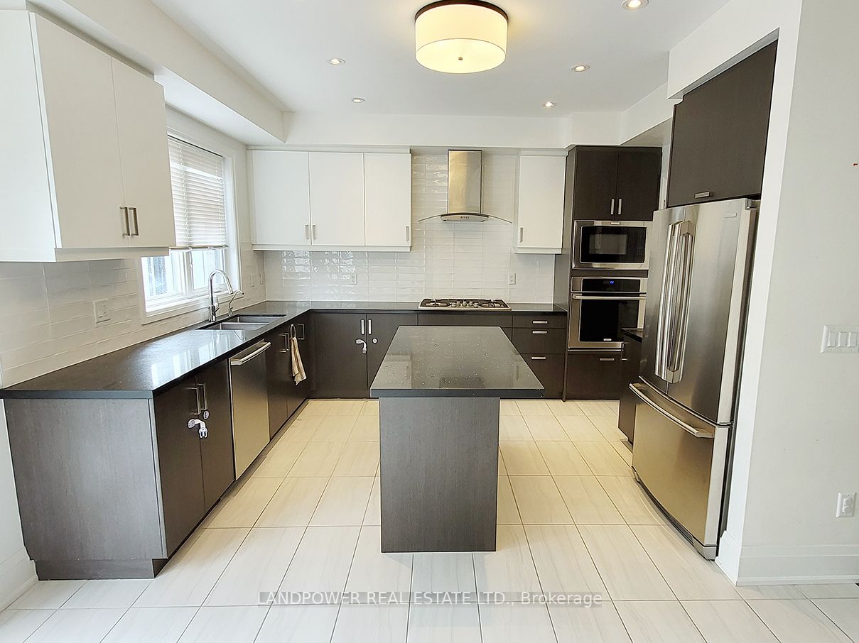 388 Highway 7 E, #Th 8