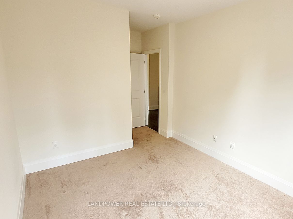 388 Highway 7 E, #Th 8