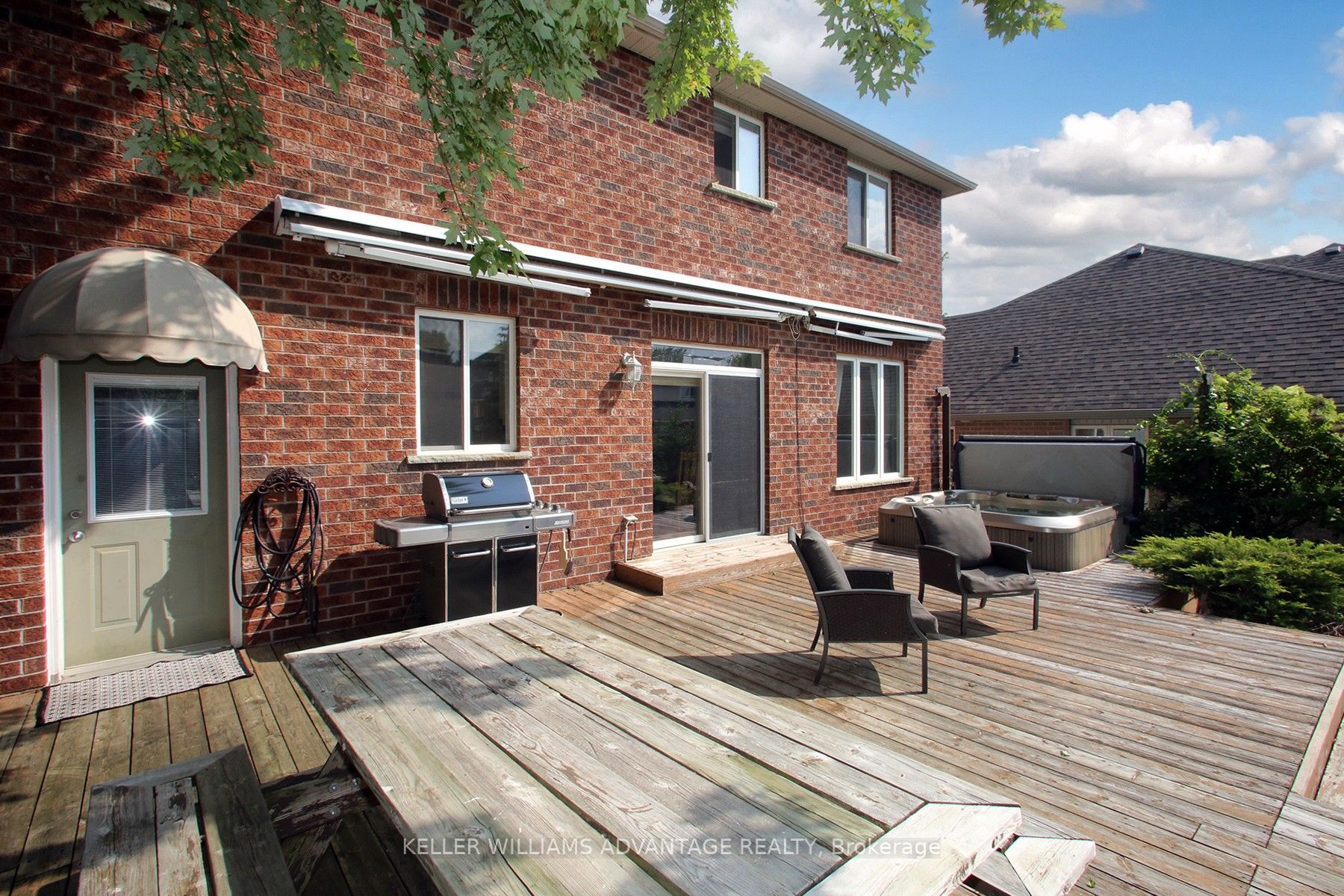 17 Apple Tree Cres