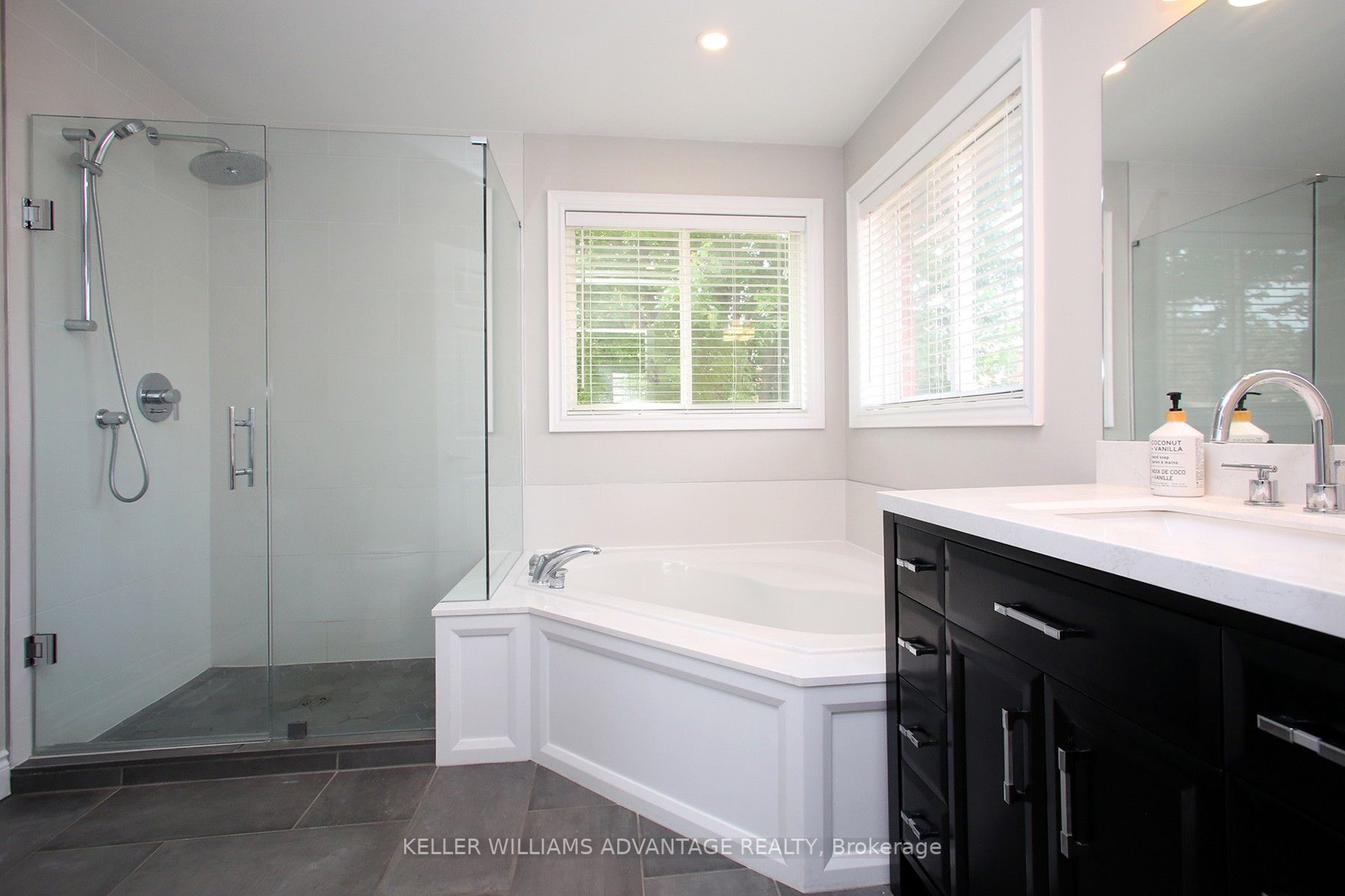 17 Apple Tree Cres
