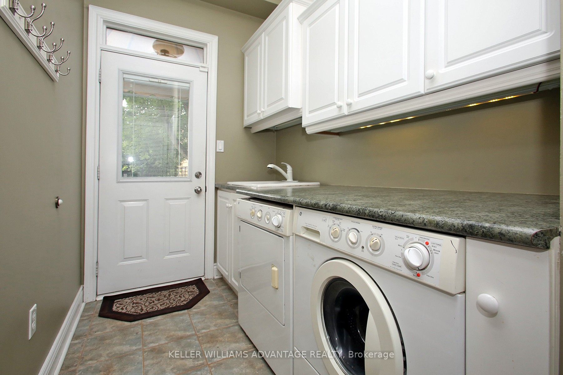 17 Apple Tree Cres