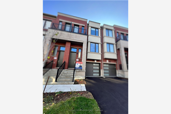 33 Aberfoyle St, Vaughan