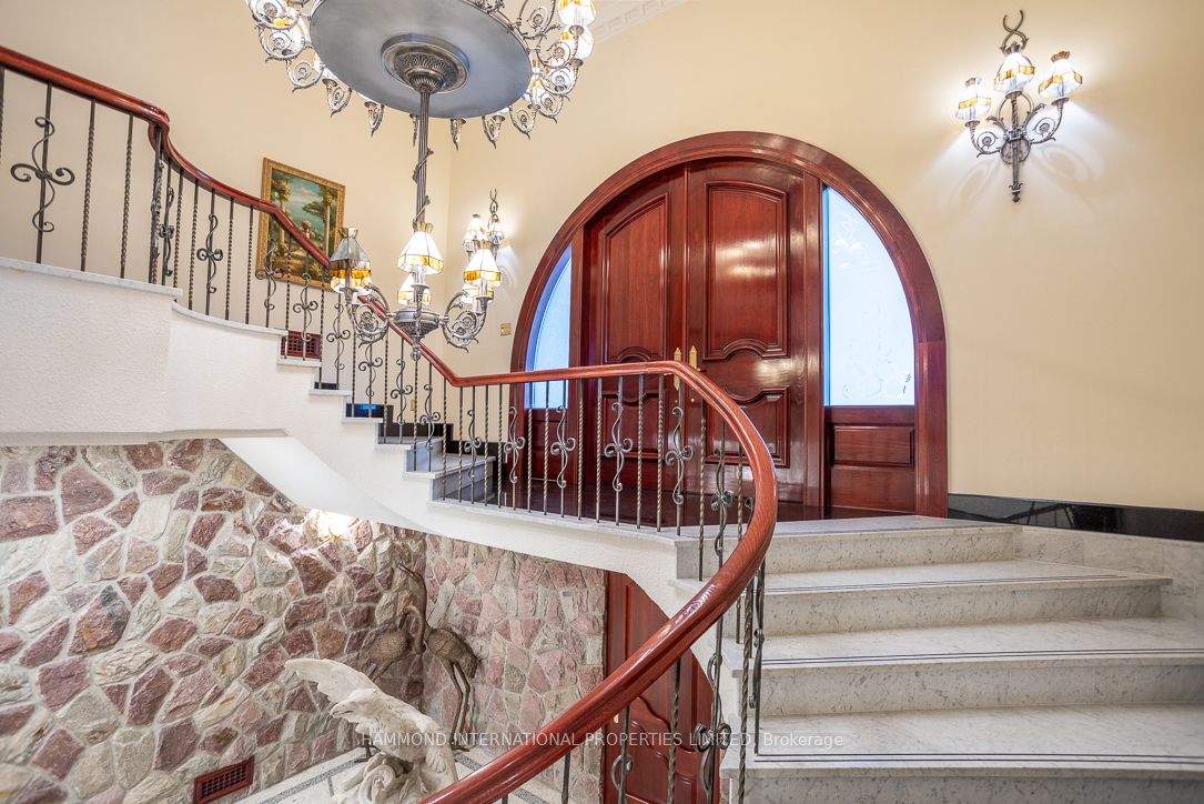 409 Dearbourne Ave