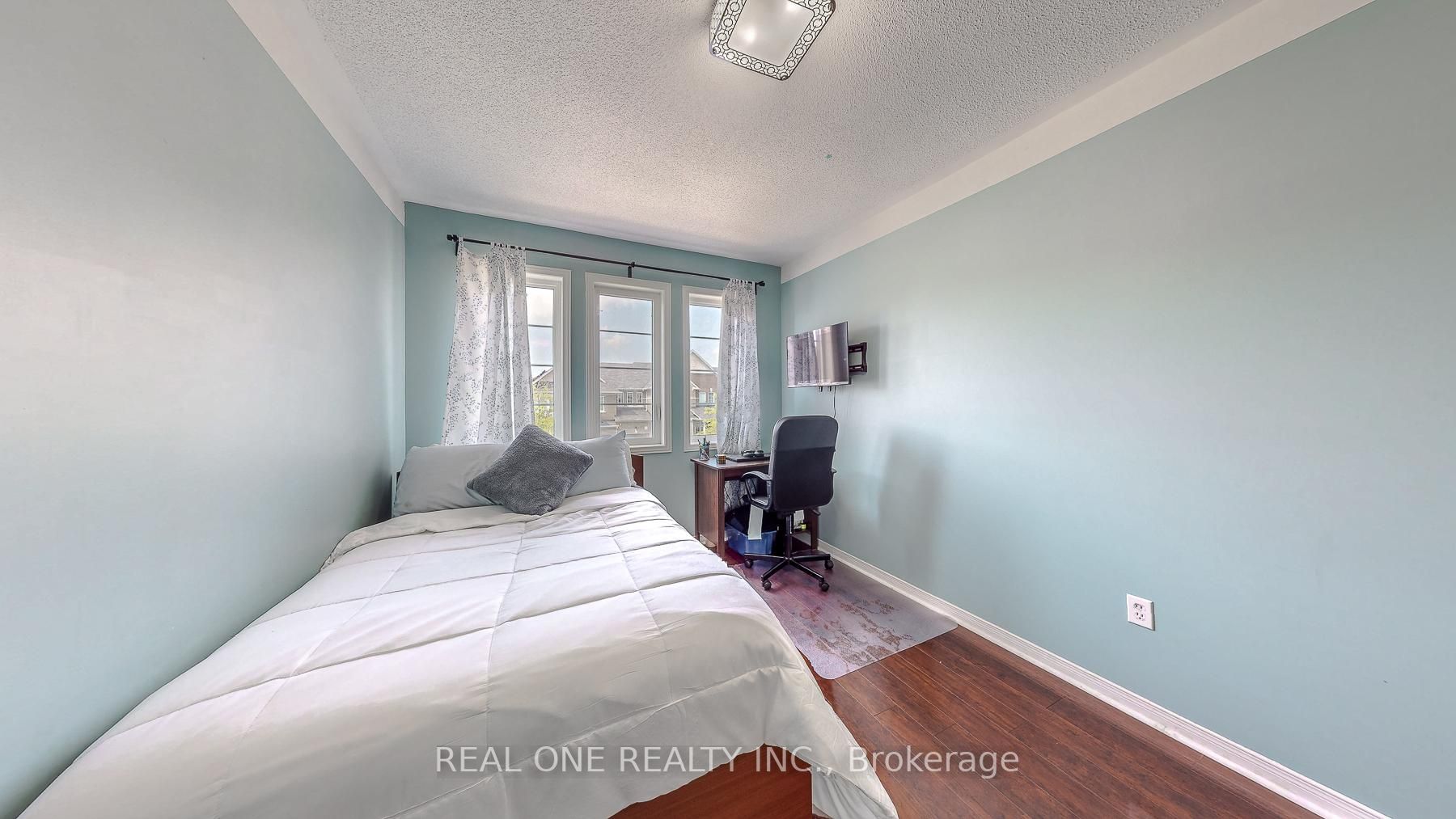 90 James Mccullough Rd