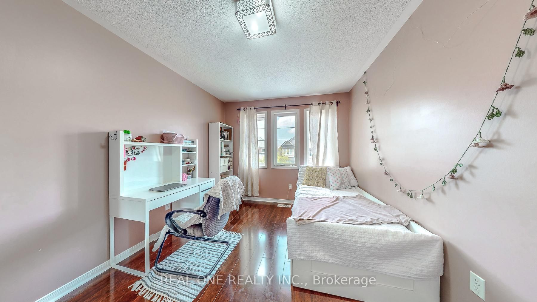 90 James Mccullough Rd