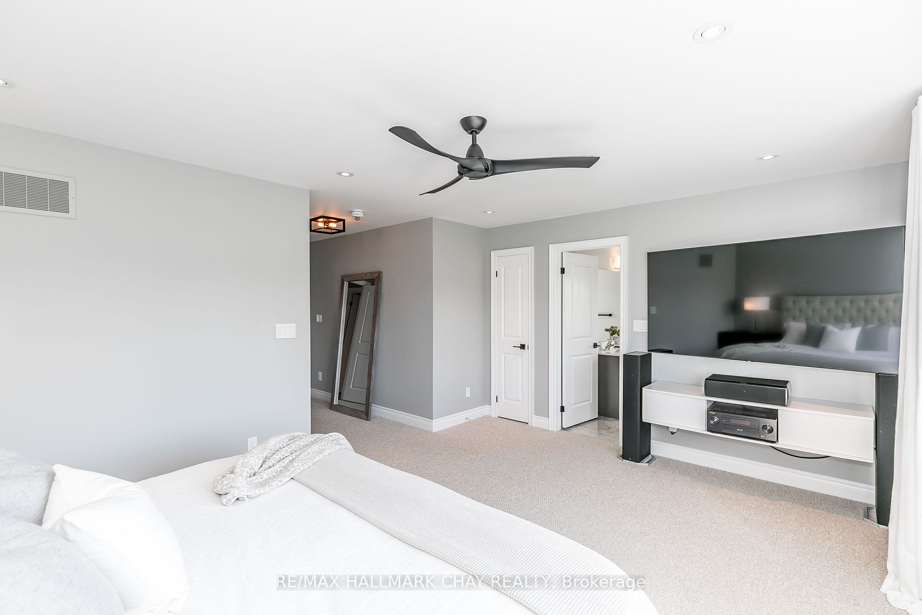 142 Inverness Way