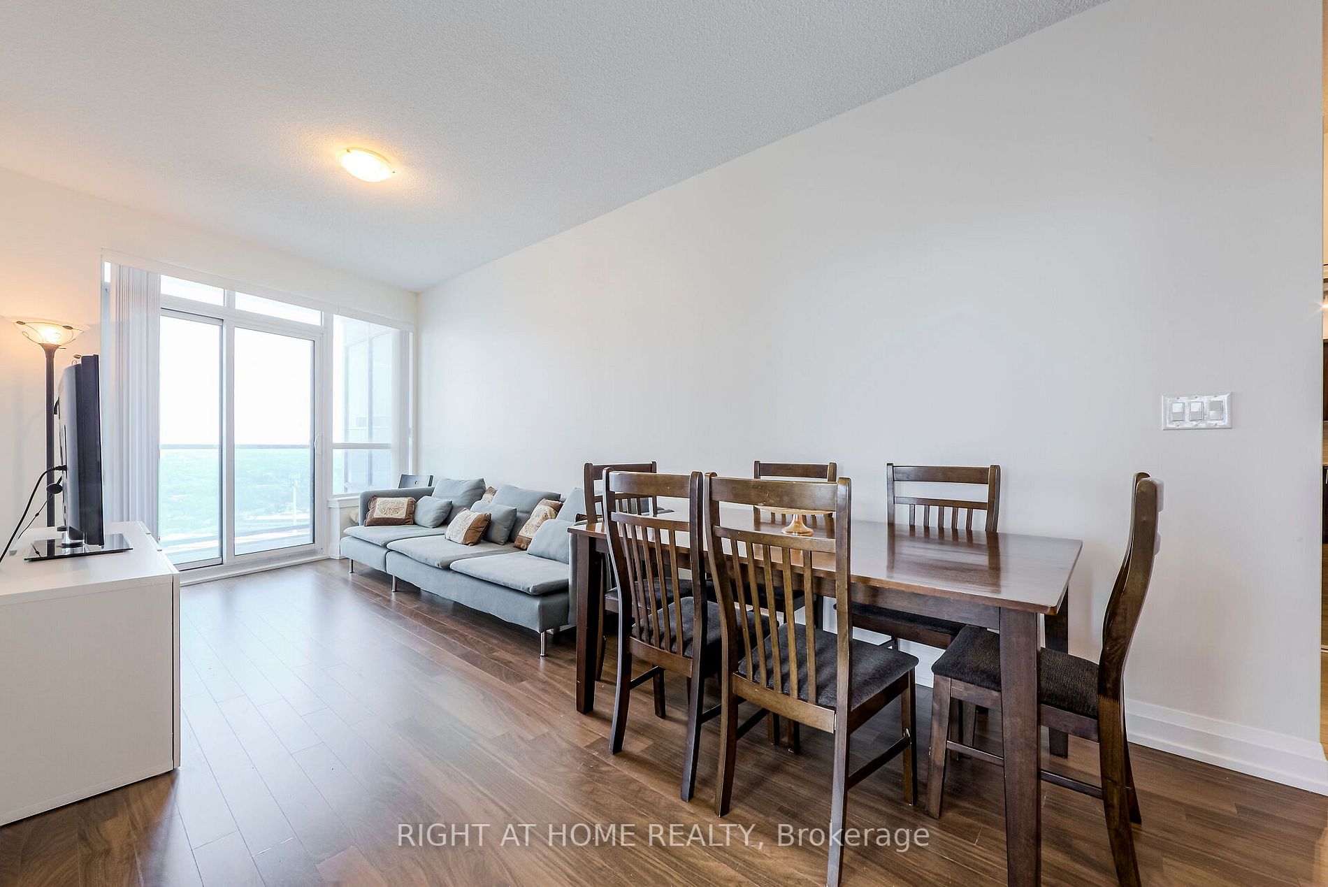 7171 Yonge St, #1207