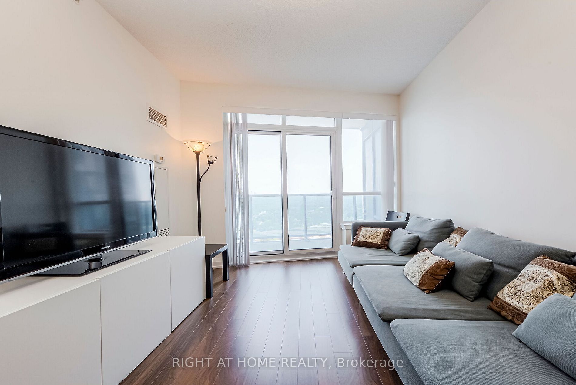 7171 Yonge St, #1207