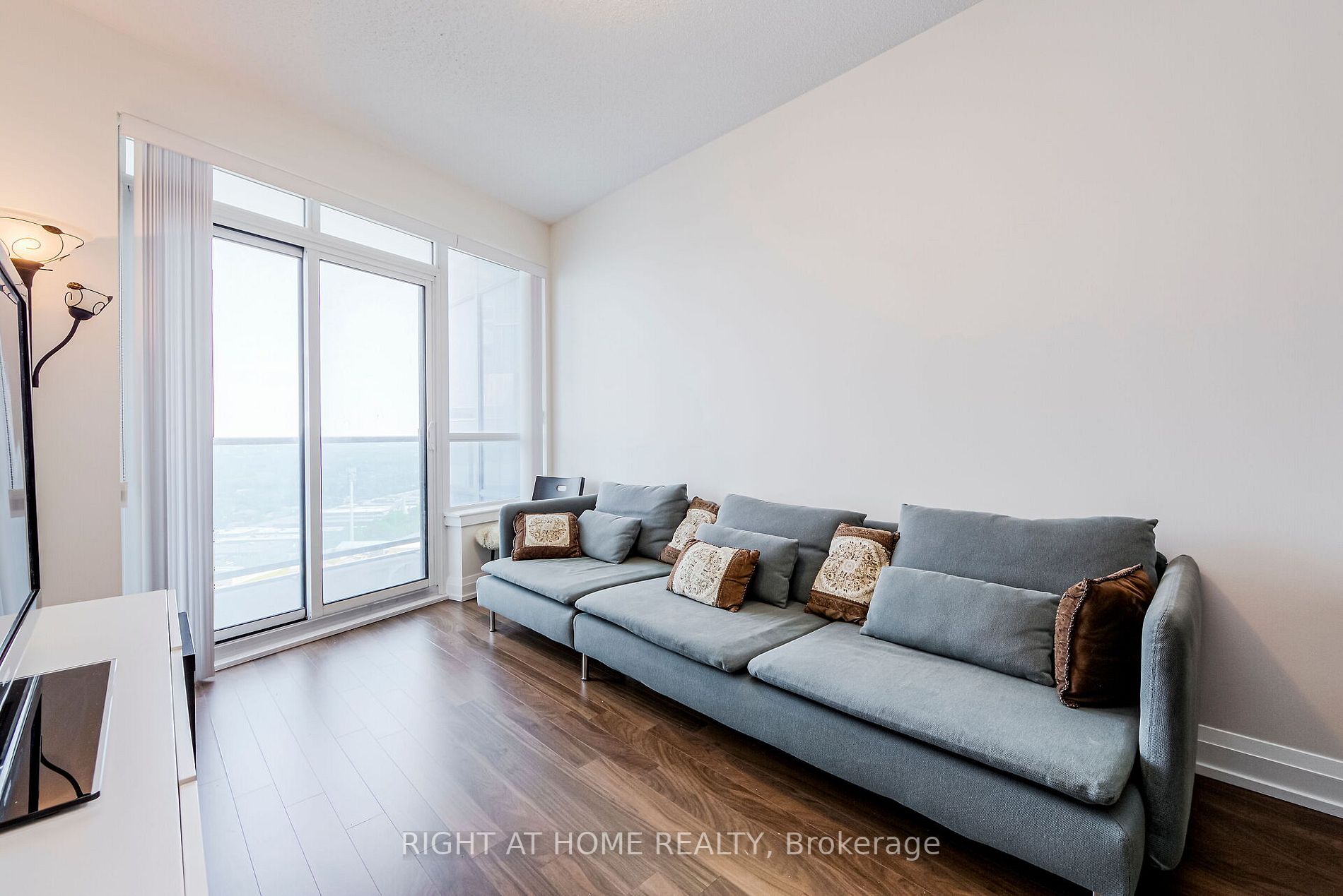 7171 Yonge St, #1207