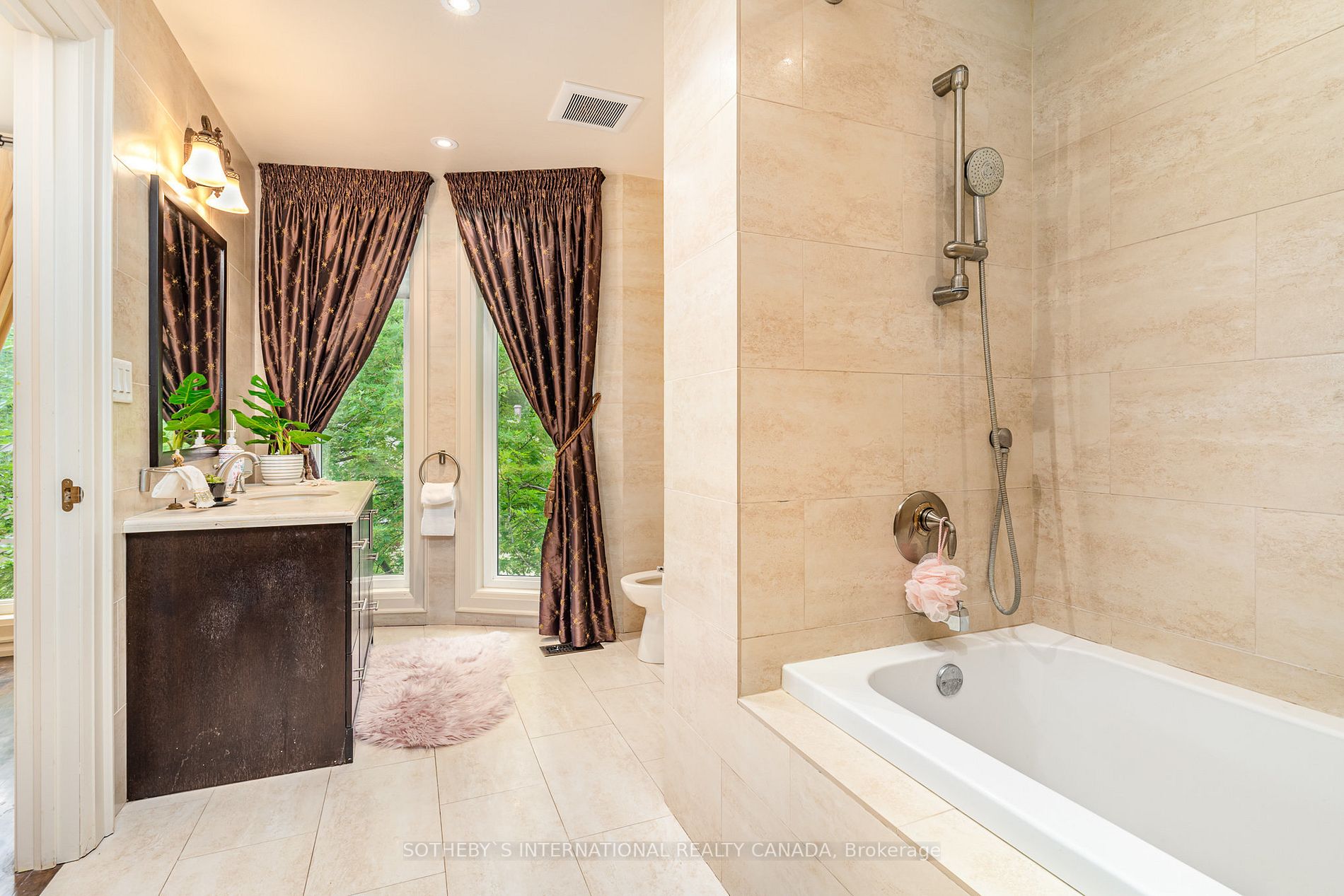 42 Prince Adam Crt