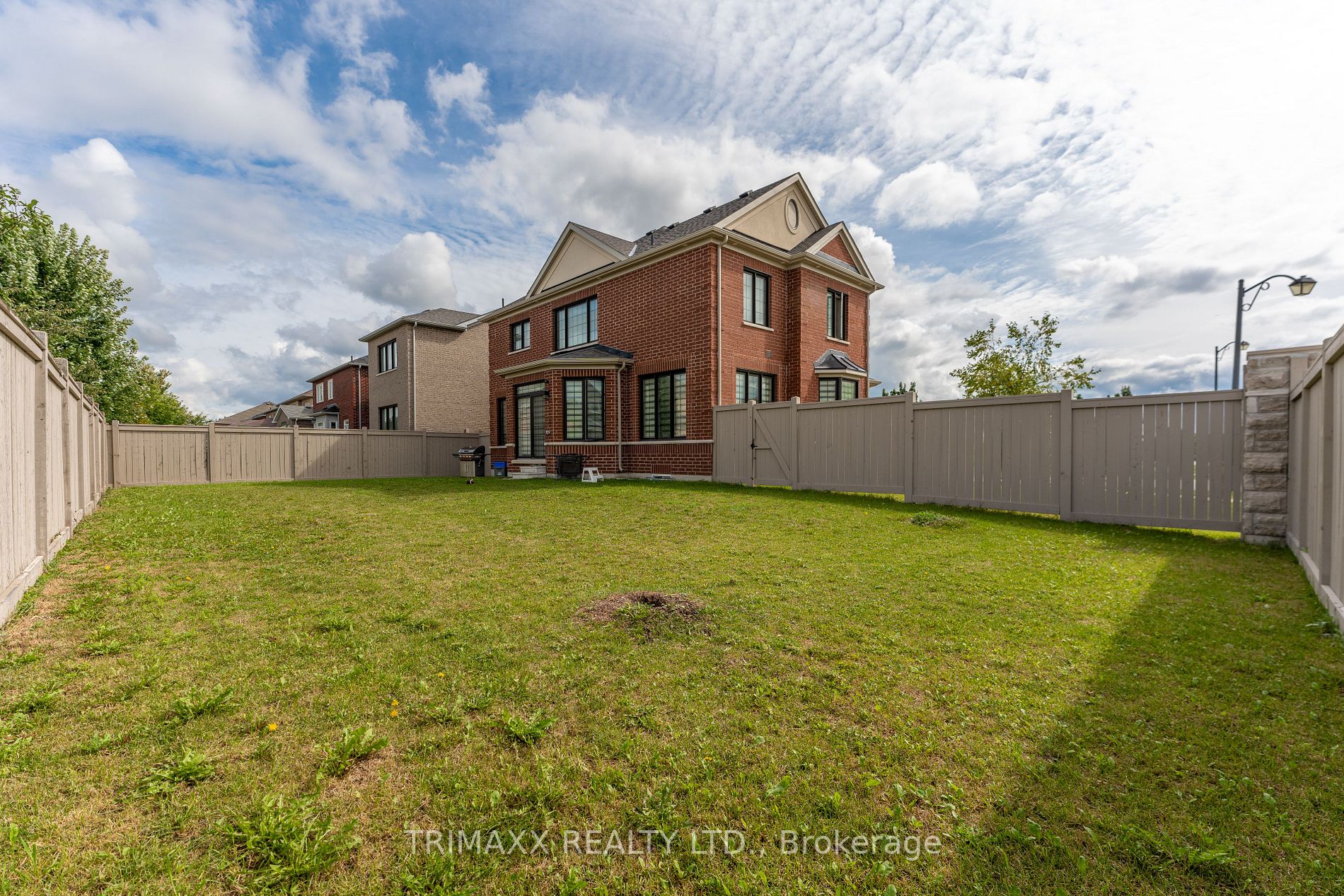 2 Downy Emerald Dr
