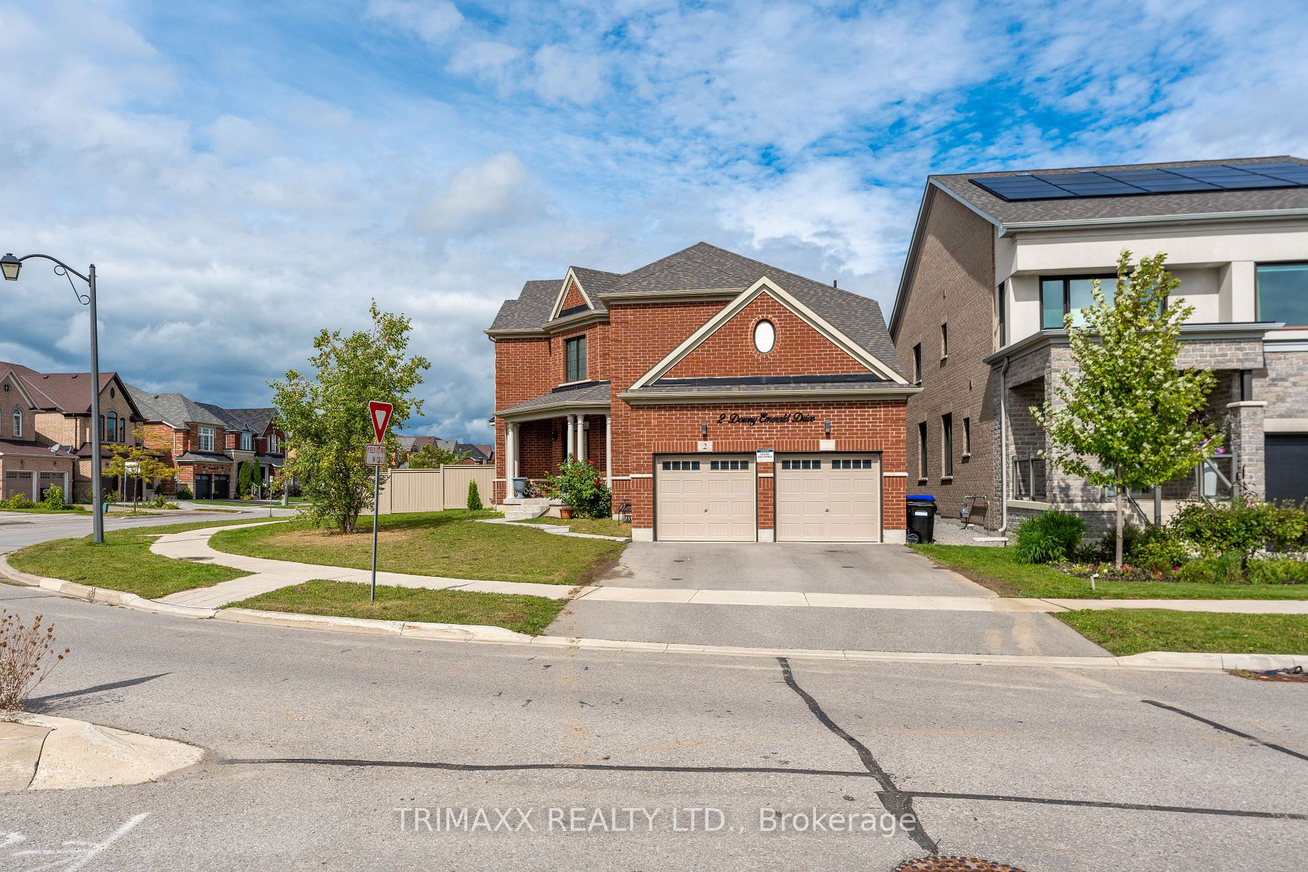 2 Downy Emerald Dr