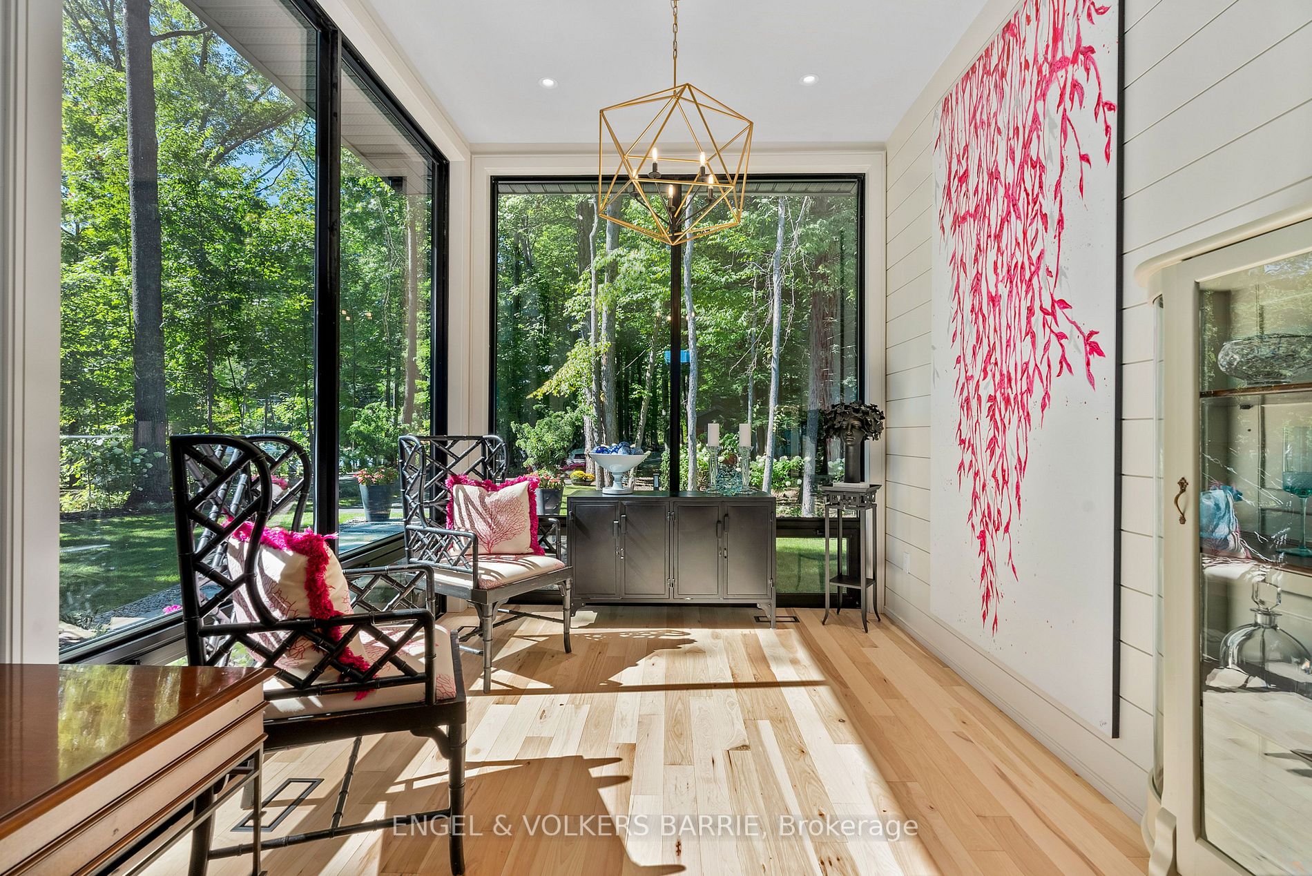 3203 Summer Pl