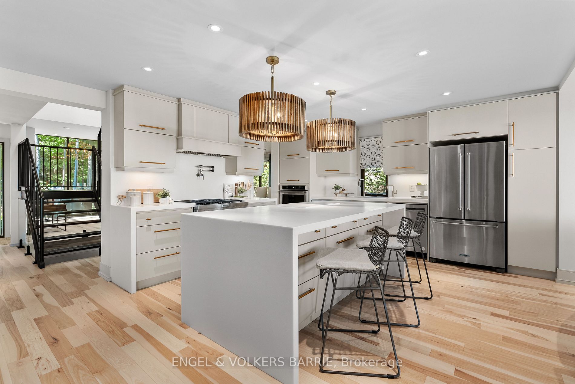 3203 Summer Pl
