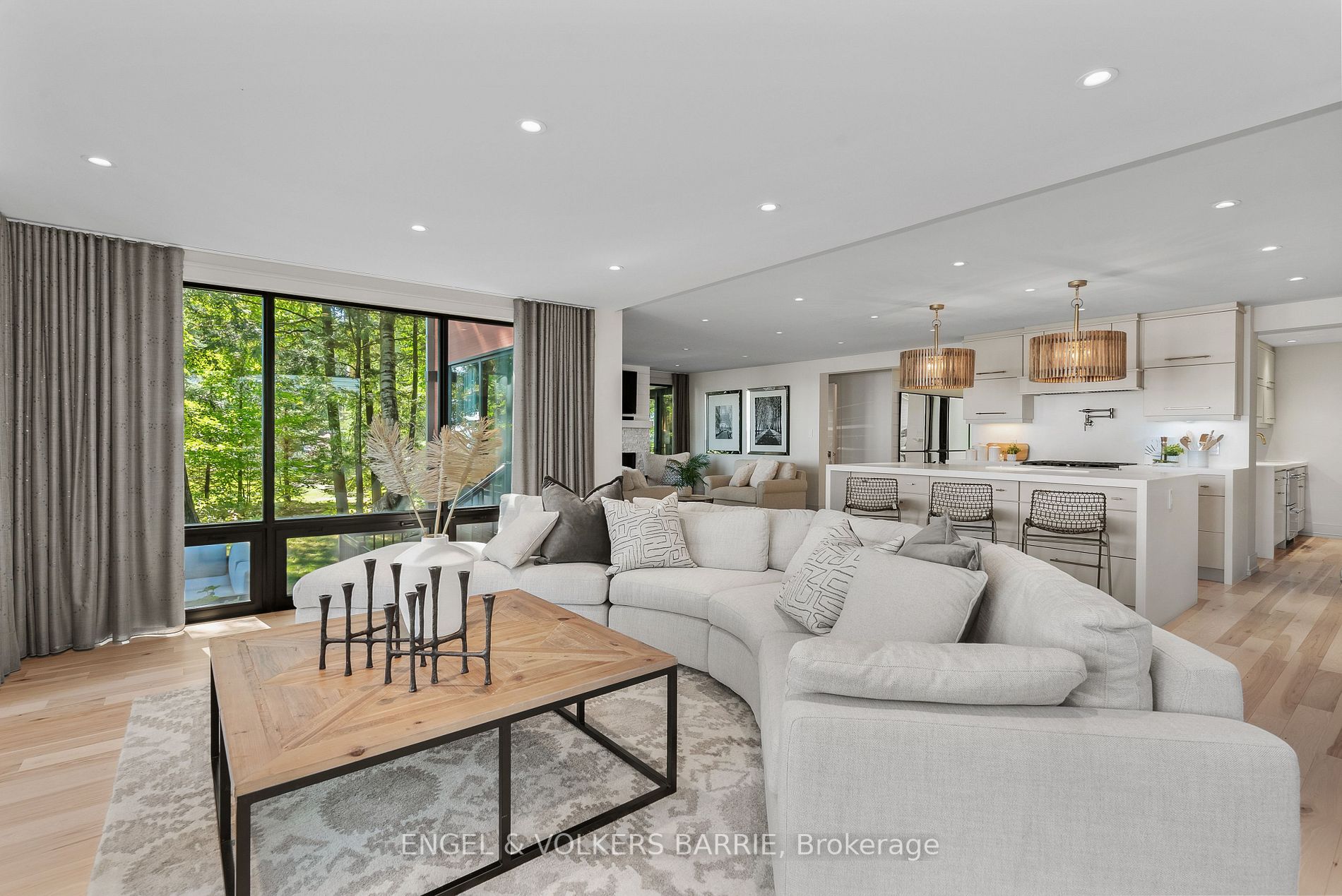 3203 Summer Pl