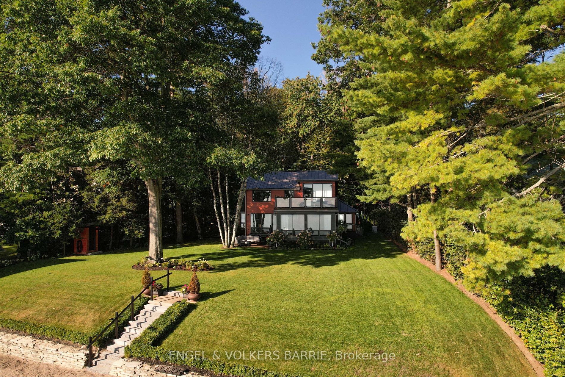 3203 Summer Pl