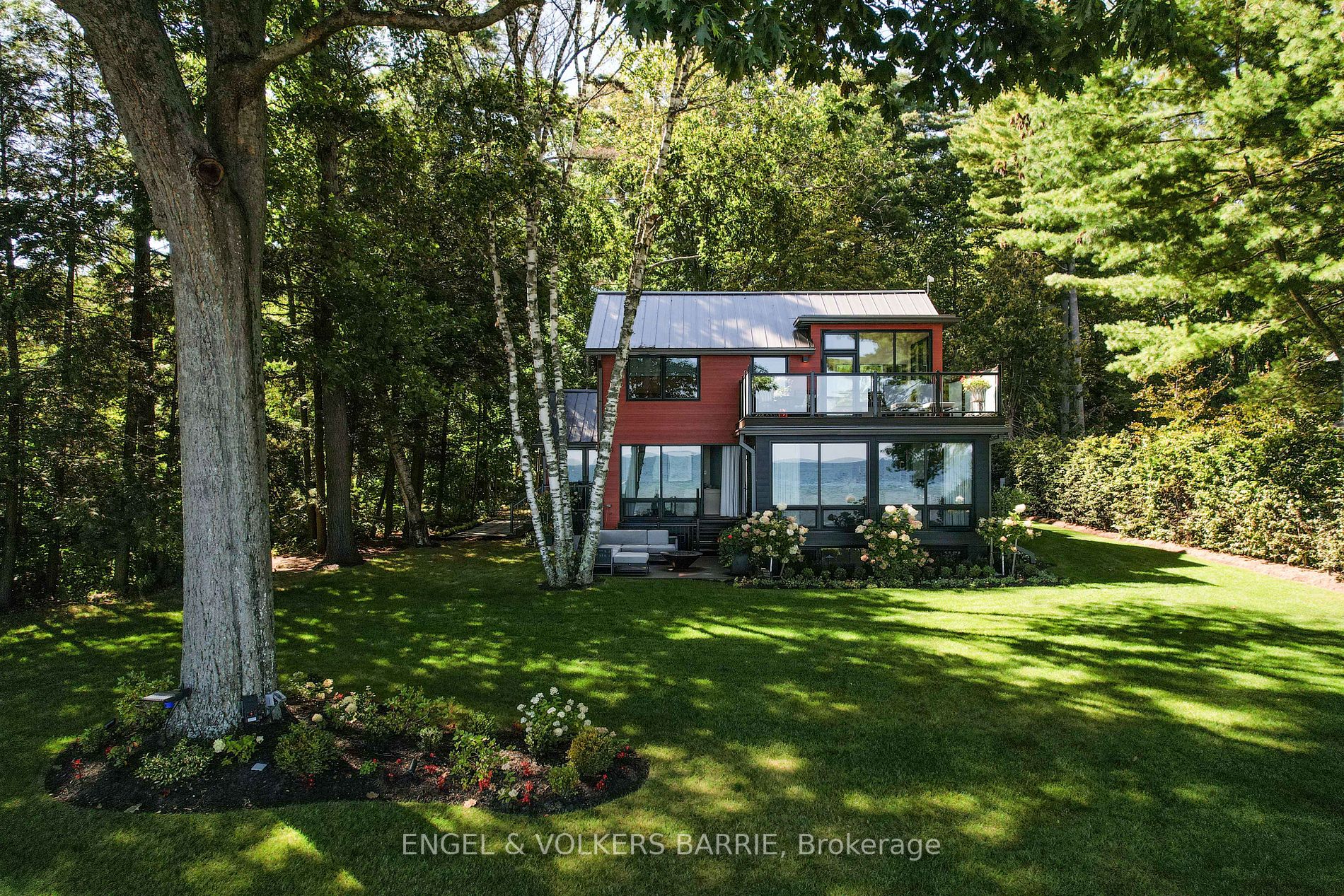 3203 Summer Pl