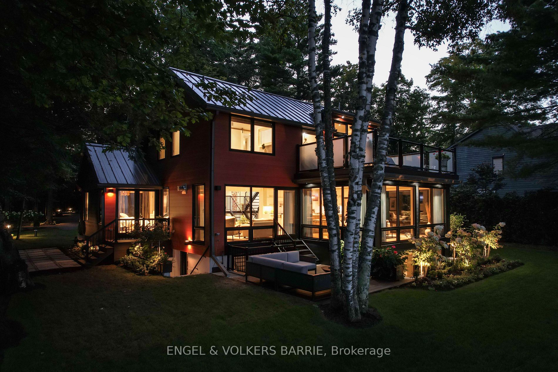 3203 Summer Pl