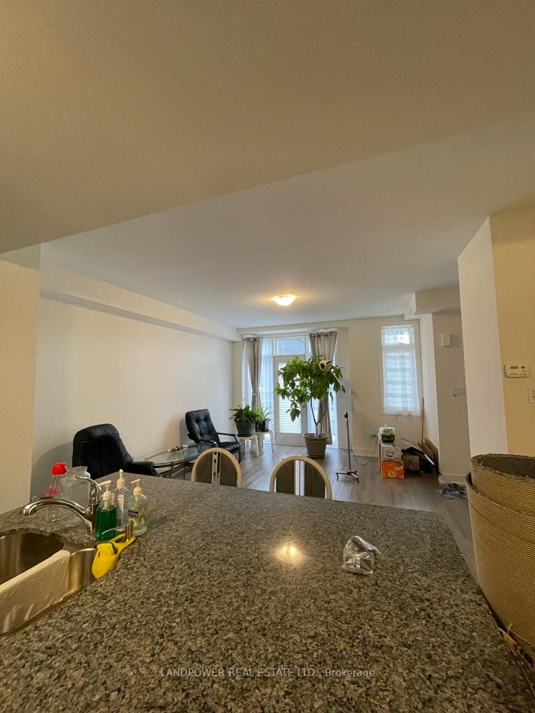 9 Phelps Lane E, #15