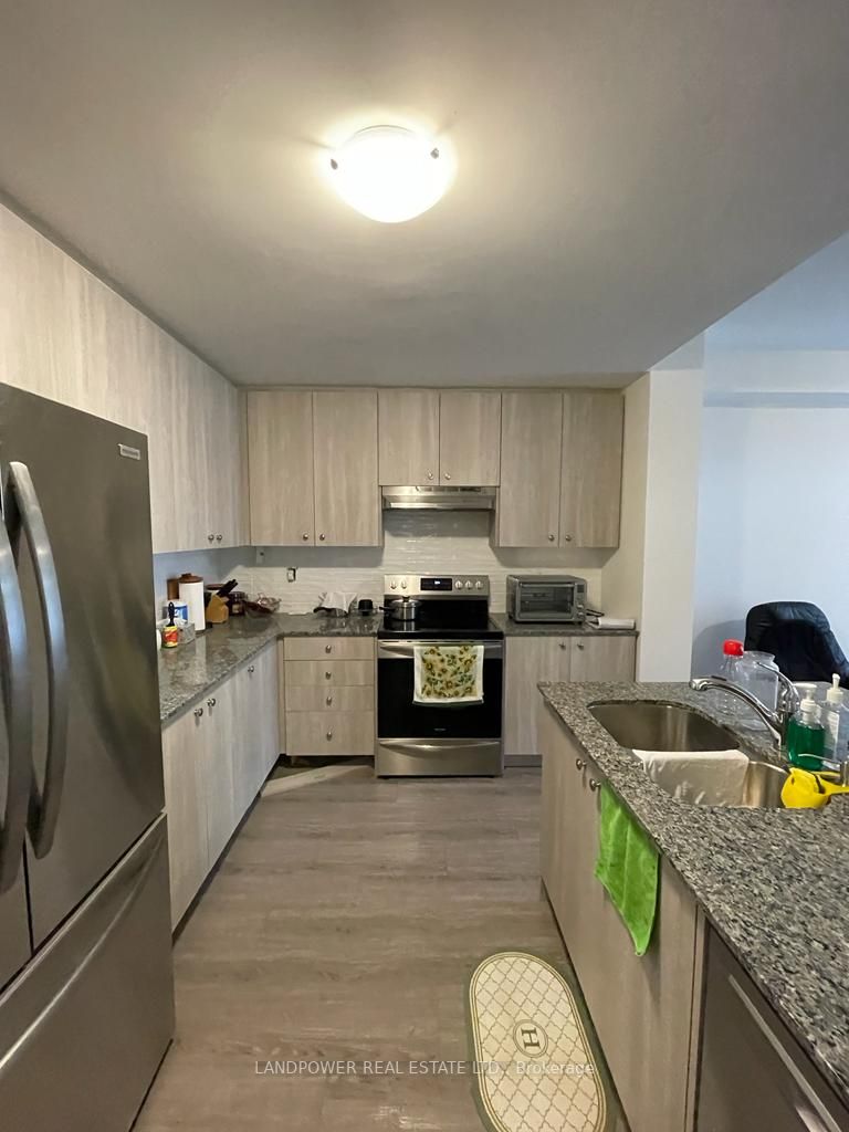 9 Phelps Lane E, #15