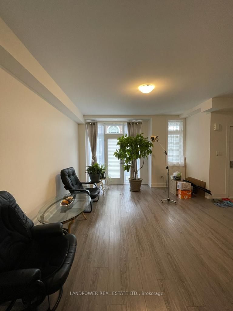 9 Phelps Lane E, #15
