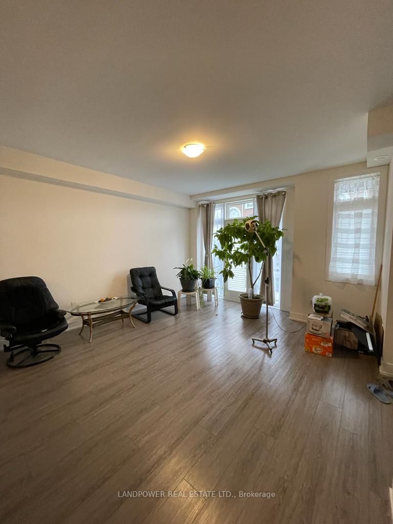 9 Phelps Lane E, #15
