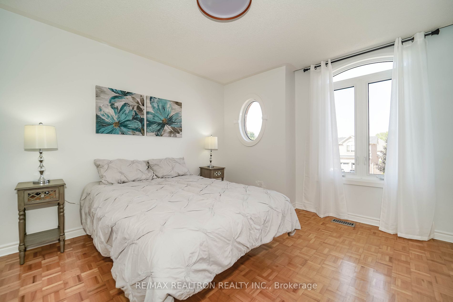 87 Worthington Ave